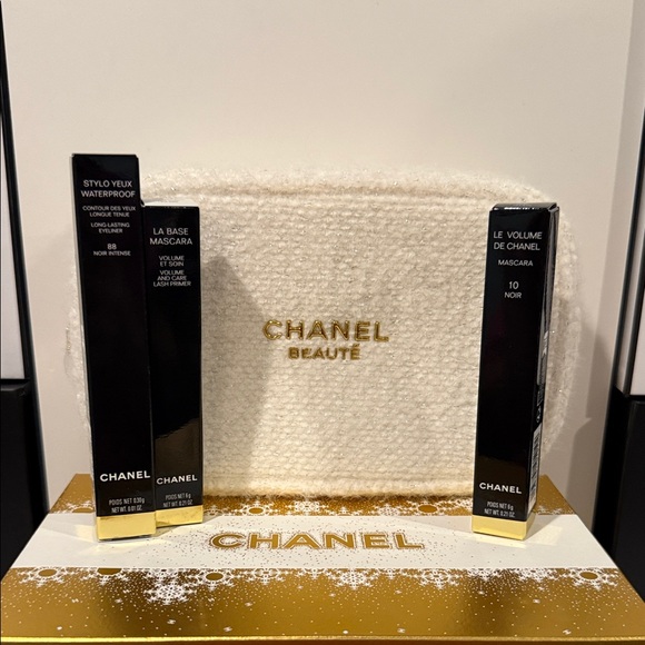 CHANEL MAKE UP SET - Picture 6 of 9